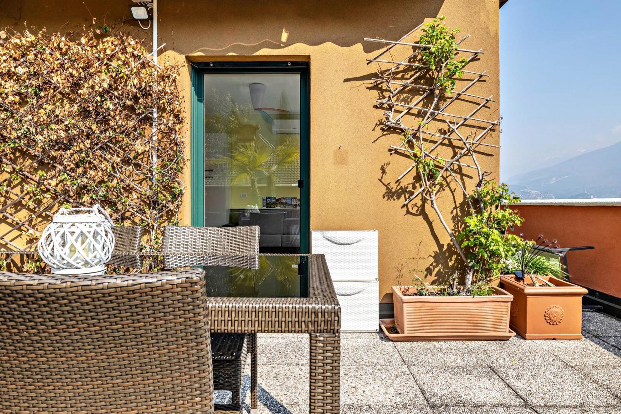 Ferienwohnung Casa Sara With Swimming Pool Riva del Garda Exterior foto