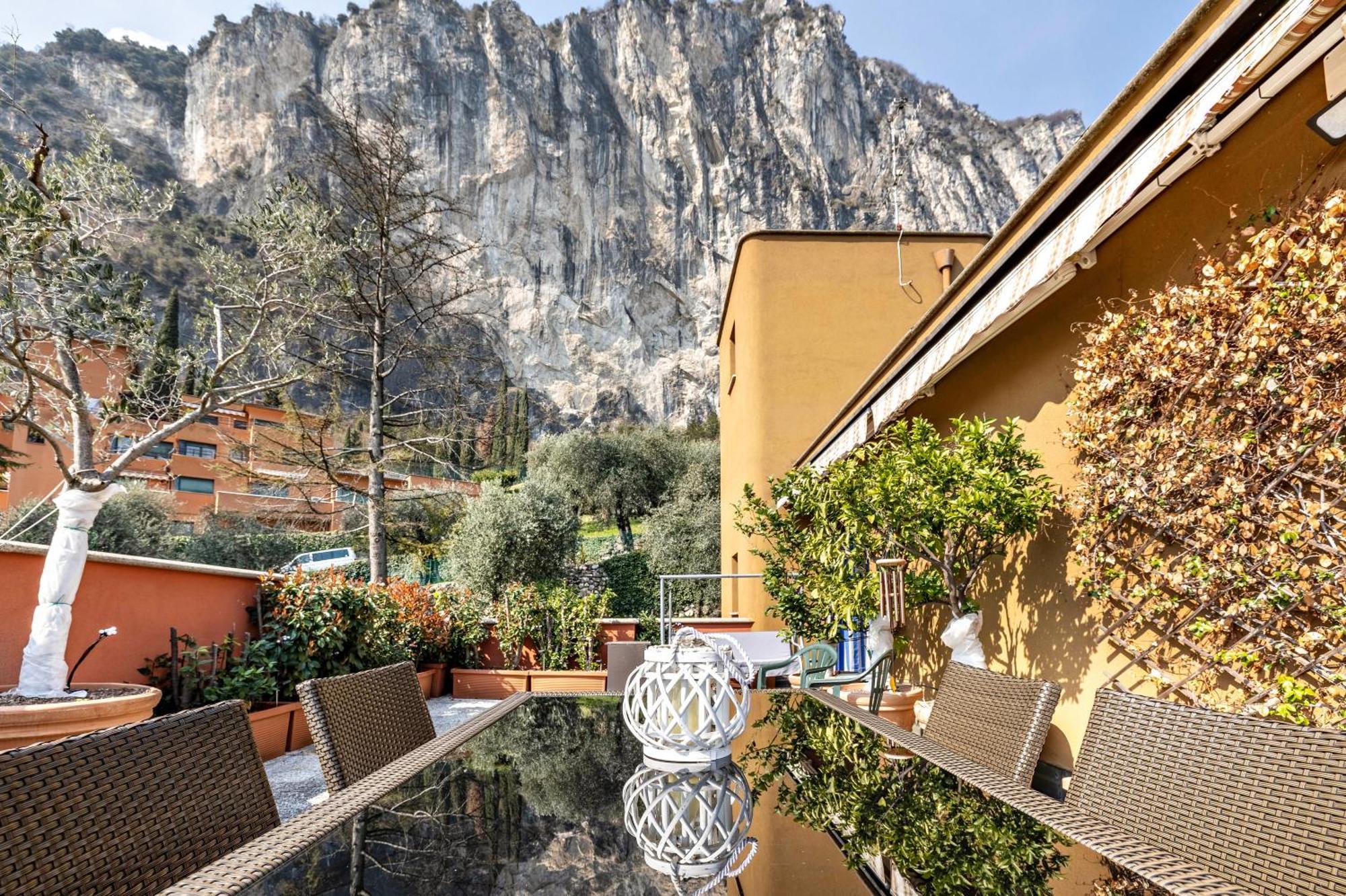 Ferienwohnung Casa Sara With Swimming Pool Riva del Garda Exterior foto