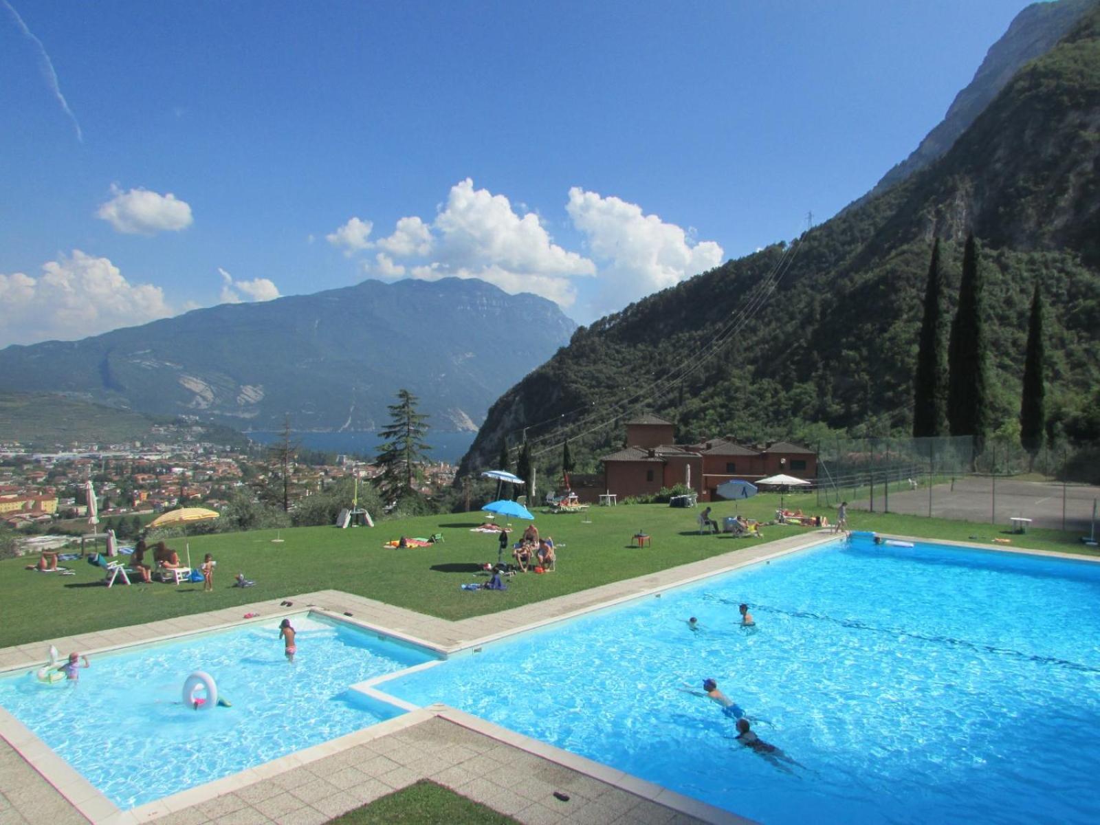 Ferienwohnung Casa Sara With Swimming Pool Riva del Garda Exterior foto